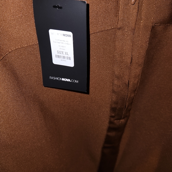 Dress - Picture 4 of 4